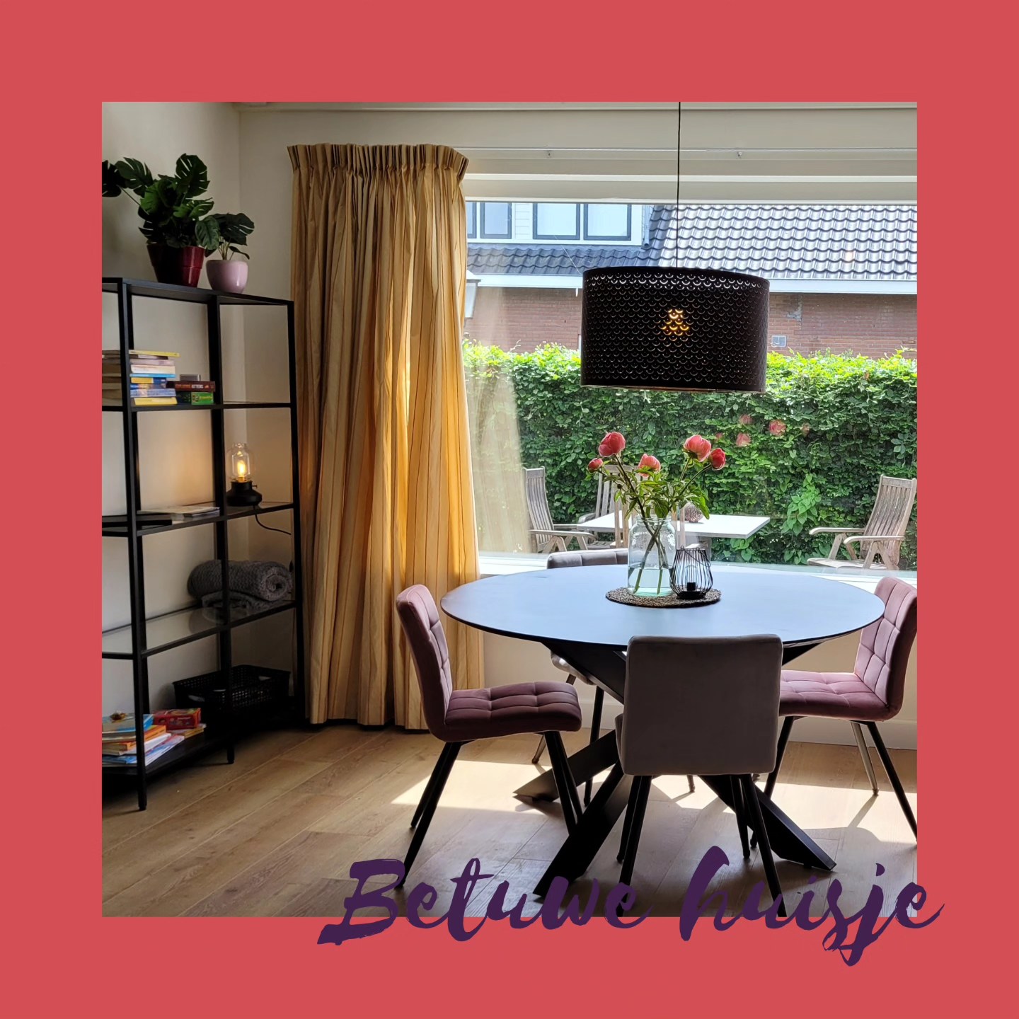 Eten, een spelletje uit de kast of nog even wat werk op de computer wegwerken. Aan deze tafel kan dat allemaal. Wil je liever een bureaustoel? Dan kun je die bij ons lenen!